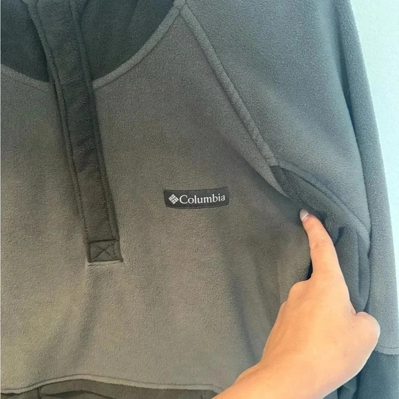 Columbia
Basin Trail 1/2-Snap Fleece Hoodie - Men's - Picture 5 of 7